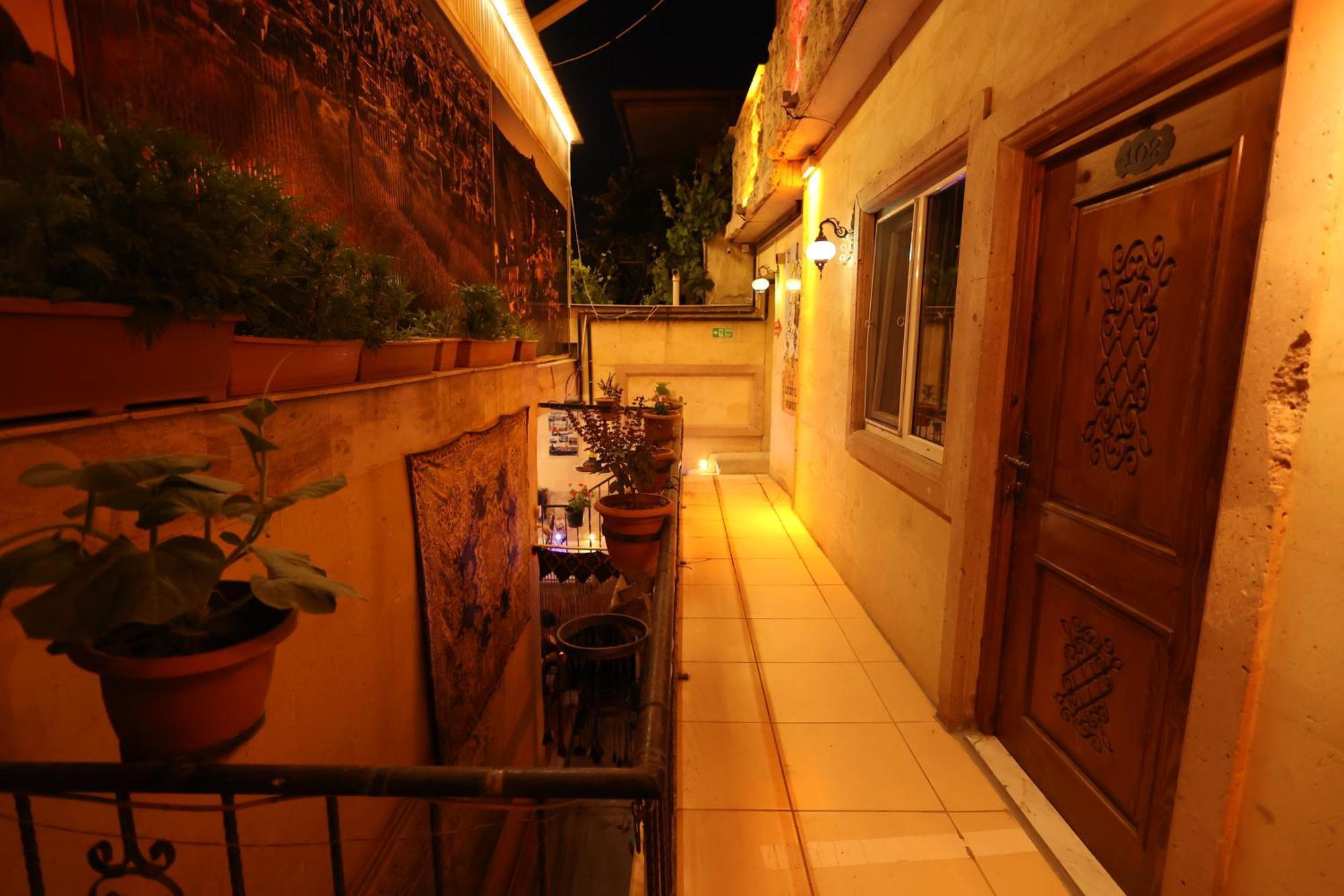 Lucky Luke Stone House Apartamento Göreme Exterior foto