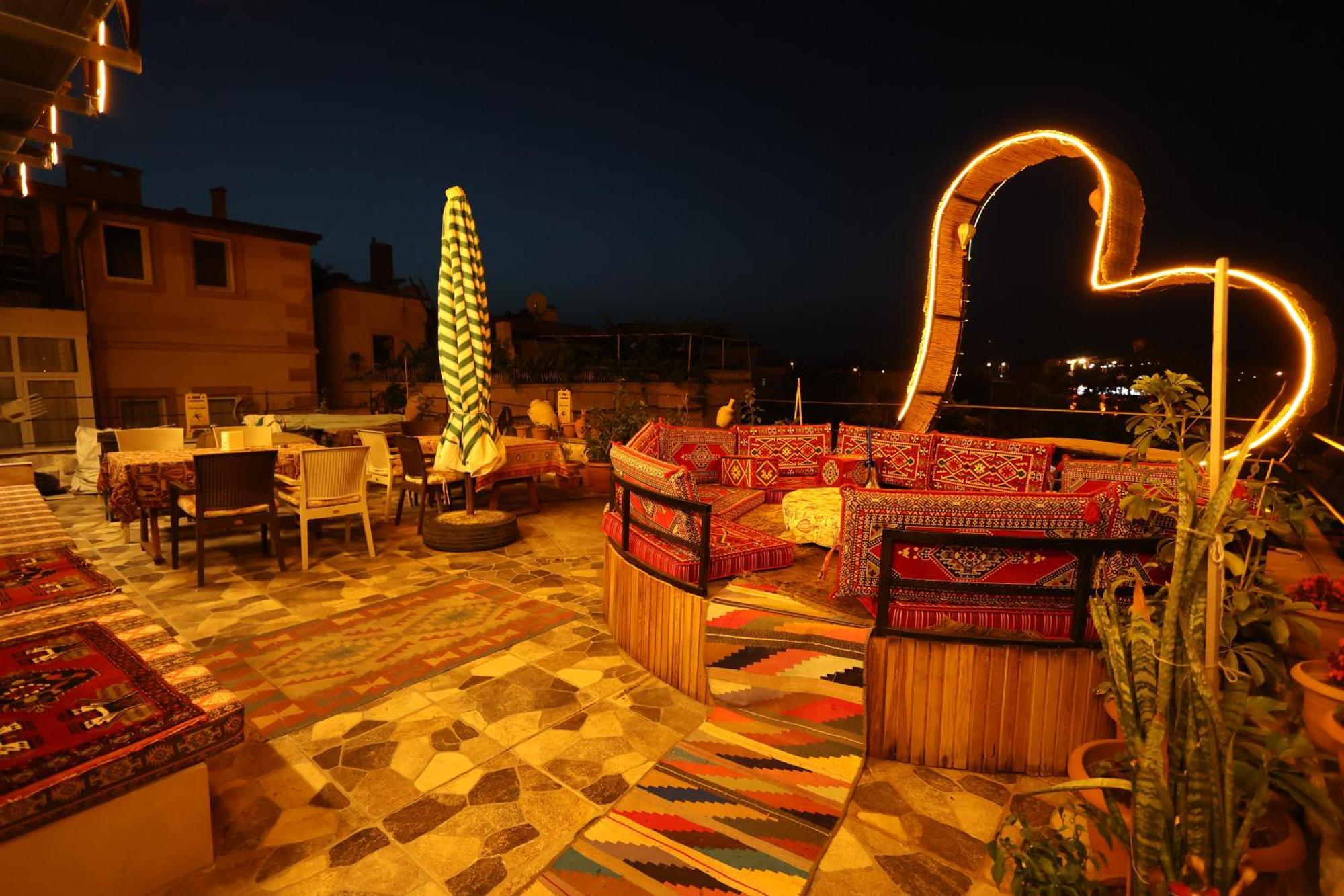 Lucky Luke Stone House Apartamento Göreme Exterior foto