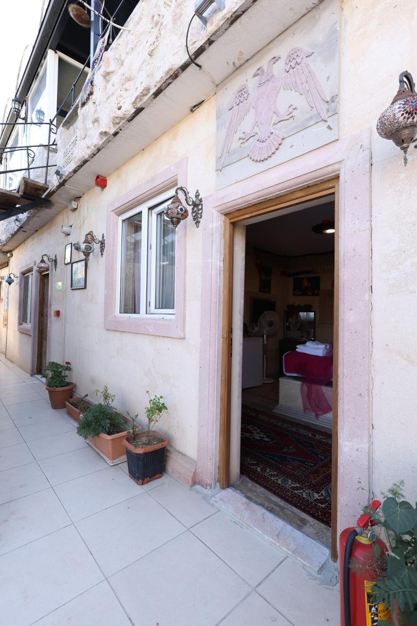 Lucky Luke Stone House Apartamento Göreme Exterior foto